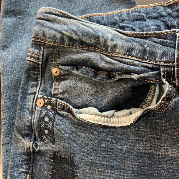 Signature Studio Jeans, Size 16 NWOT - Picture 2 of 11